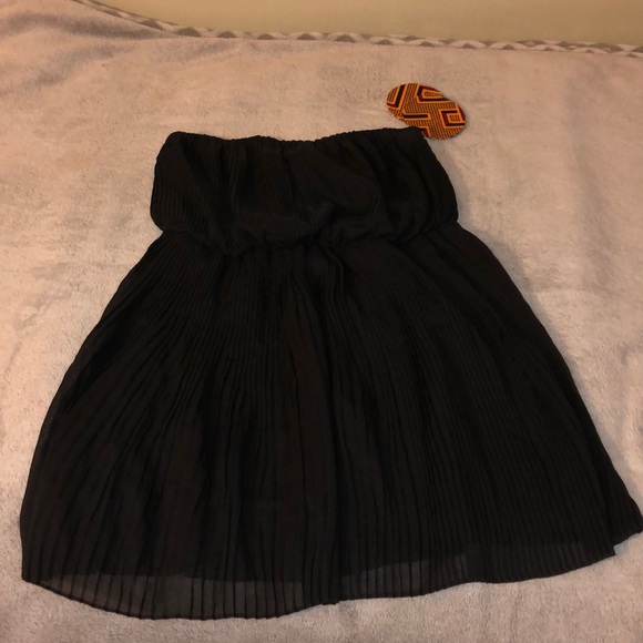 Forever 21 Black Ruffle Mini Dress - Picture 4 of 7